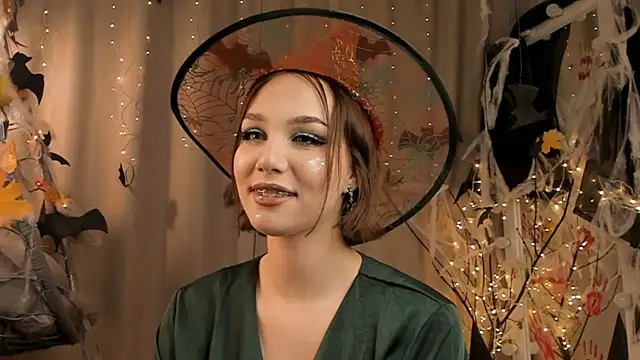 Snapshot of Tate_Angel chatting on October 31, 6:09 pm Tate Angel online show from October 31, 6:09 pm