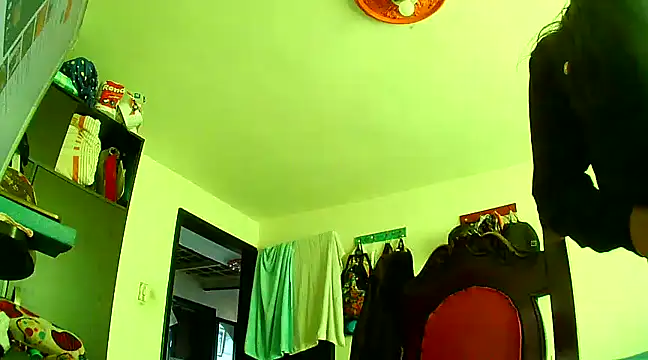 Snapshot of samanta_rosas1 chatting on December 13, 6:27 pm samanta rosas1 online show from December 13, 6:27 pm