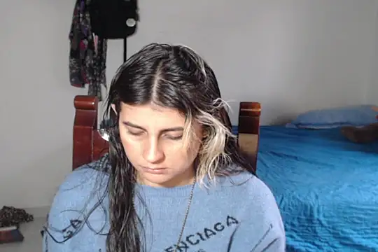 Snapshot of samanta_rosas1 chatting on December 17, 10:32 pm samanta rosas1 online show from December 17, 10:32 pm