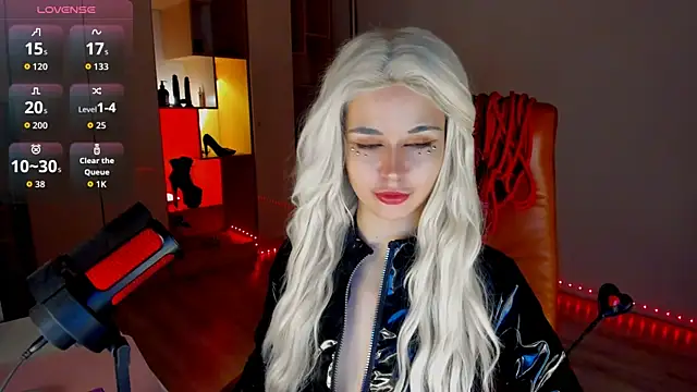 mollyposhh online show from March 11, 6:03 pm