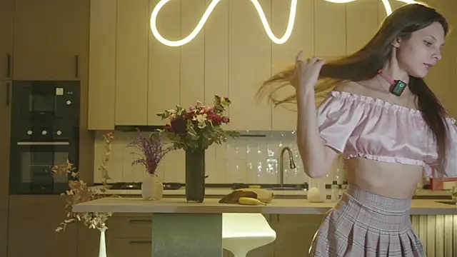 whisper of love online show from October 22, 2:17 pm