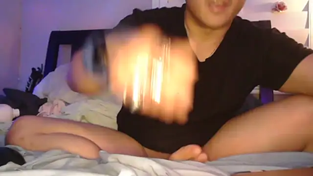 Snapshot of cloudyspun chatting on November 27, 1:40 am cloudyspun online show from November 27, 1:40 am