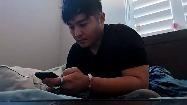 Snapshot of cloudyspun chatting on December 15, 9:08 pm cloudyspun online show from December 15, 9:08 pm