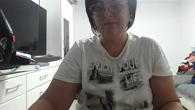 Amandamuller1982 online show from October 27, 8:24 pm