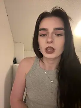 Snapshot of AdelinaAlia chatting on May 12, 8:06 pm AdelinaAlia online show from May 12, 8:06 pm