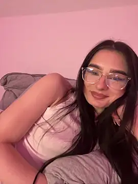 Snapshot of AdelinaAlia chatting on May 20, 7:53 pm AdelinaAlia online show from May 20, 7:53 pm