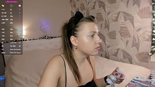 ViolaBloom22 online show from January 25, 6:46 pm