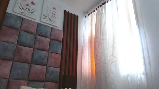 Saraa-restrepo online show from January 2, 4:56 pm