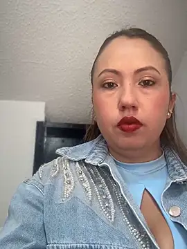 VIOLETA-25  online show from October 28, 3:04 pm