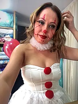 VIOLETA-25  online show from October 31, 4:30 pm