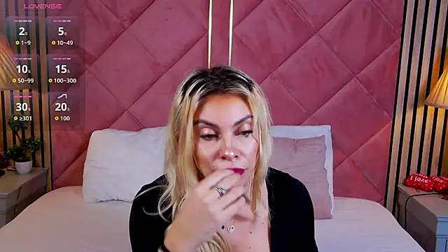 LaraAddison online show from September 27, 5:34 am