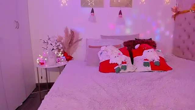 HannaBruun online show from December 7, 2:09 am