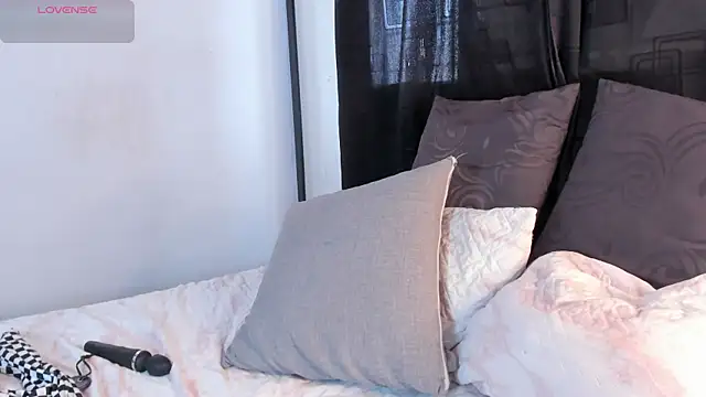 Snapshot of litarossana chatting on October 25, 3:07 pm litarossana online show from October 25, 3:07 pm