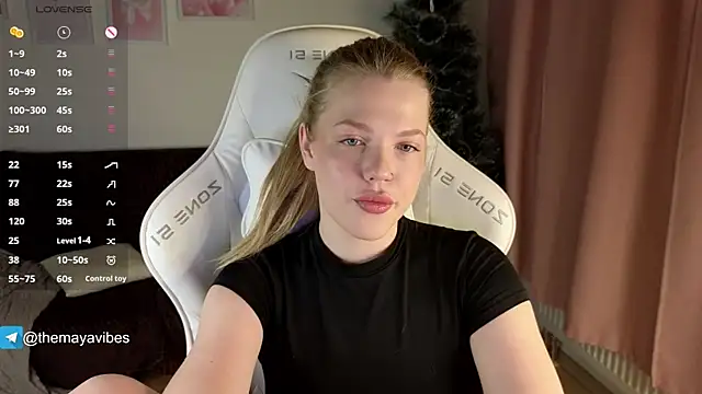 Maya Rave online show from January 17, 3:33 am