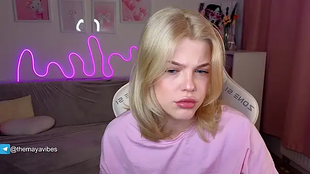 Maya Rave online show from February 10, 3:32 am