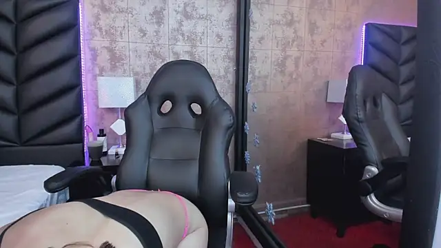 HazelMoret online show from January 15, 5:26 pm