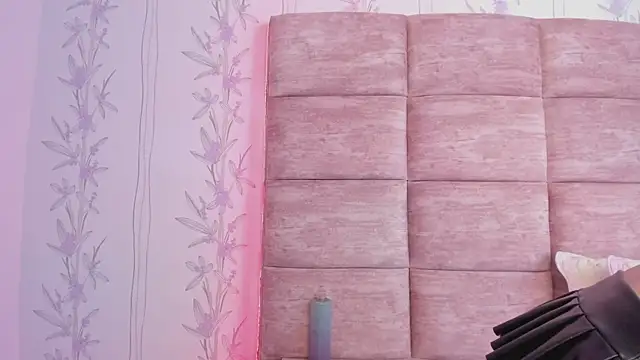 HazelMoret online show from February 7, 6:02 pm