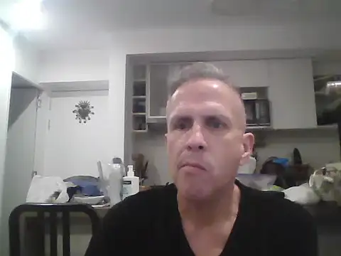 Diegoperrote682661 online show from November 27, 3:52 am