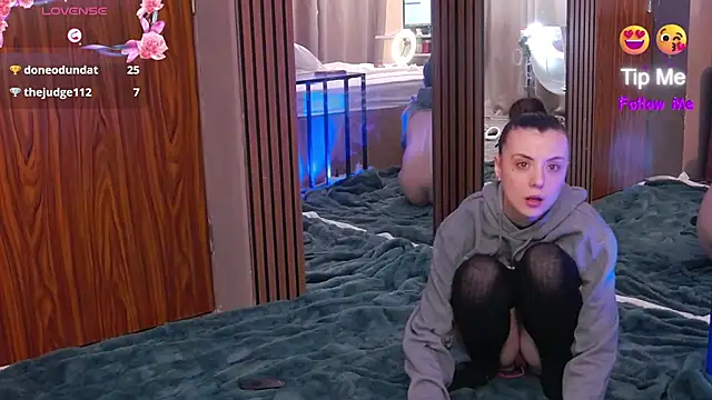 IvyBunny  online show from December 5, 9:28 am