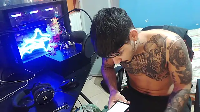 Badboyi1997 online show from October 11, 11:58 pm