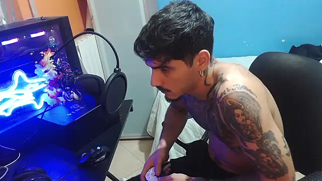 Badboyi1997 online show from October 14, 12:00 am