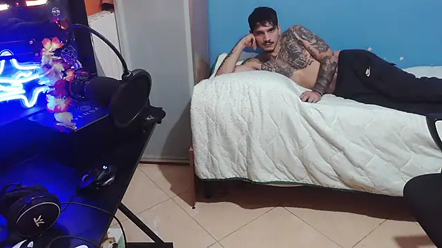 Badboyi1997 online show from October 19, 1:39 am