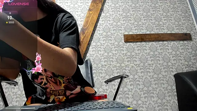 Snapshot of Mia_scarlet69 chatting on January 30, 12:16 pm Mia scarlet69 online show from January 30, 12:16 pm