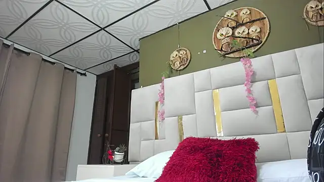 Mia scarlet69 online show from February 25, 12:26 pm