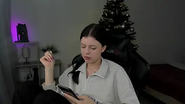 Este Glen online show from December 21, 11:13 pm