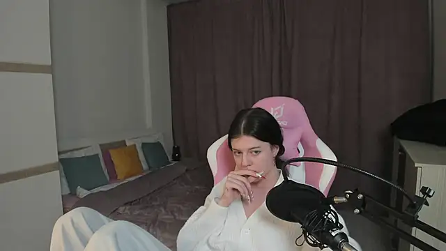 Este Glen online show from December 31, 3:55 am