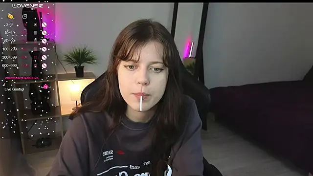 Este Glen online show from February 28, 11:47 am