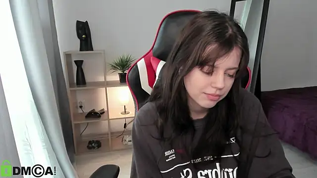 Este Glen online show from March 13, 9:10 am