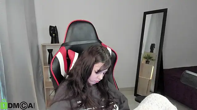 Este Glen online show from March 13, 3:17 pm