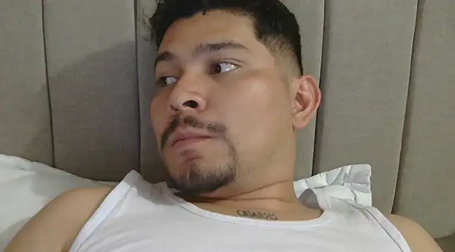 Snapshot of evoscenteno chatting on December 21, 6:09 am evoscenteno online show from December 21, 6:09 am