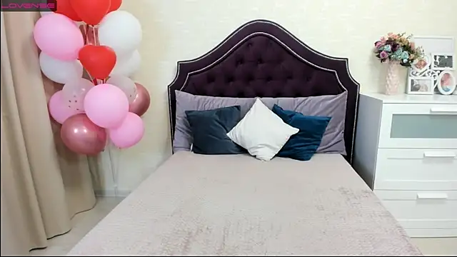 BettyBloom69 online show from February 18, 4:26 am