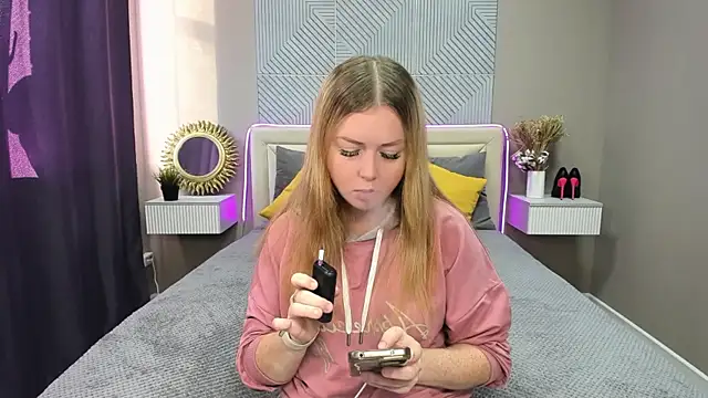 BettyBloom69 online show from September 17, 4:47 am