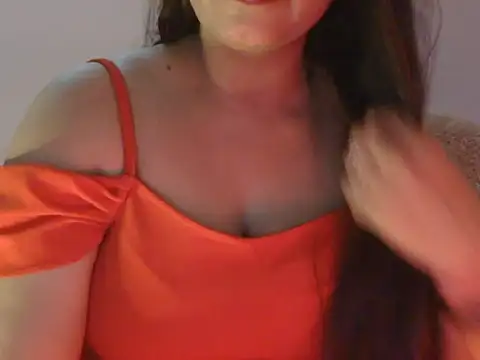 Snapshot of diva-22 chatting on June 19, 2:43 pm diva-22 online show from June 19, 2:43 pm