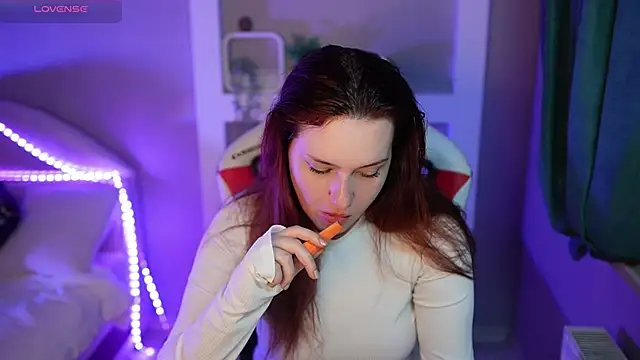 LisaElfy online show from February 13, 2:46 pm