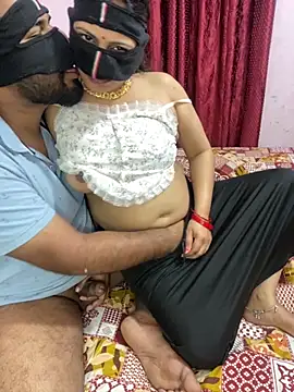 Snapshot of mickey_love chatting on February 21, 5:03 pm mickey love online show from February 21, 5:03 pm