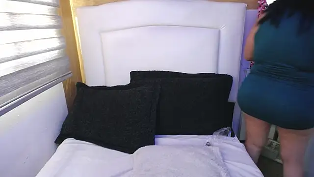 Snapshot of palmer_mIix chatting on January 11, 12:50 pm palmer mIix online show from January 11, 12:50 pm