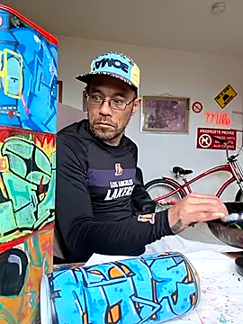 mileflav0r online show from May 13, 8:23 am