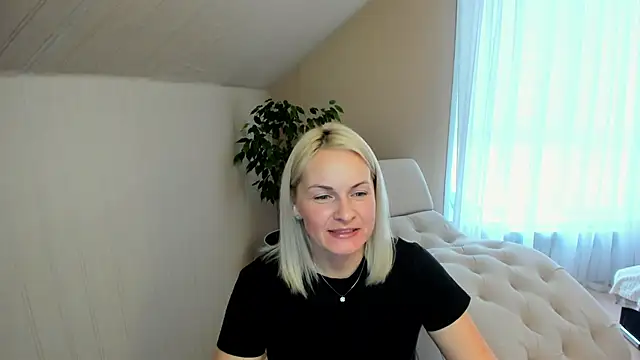 Alicee Gracee online show from December 16, 9:46 am