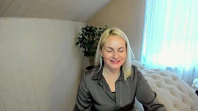 Alicee Gracee online show from December 17, 11:17 am