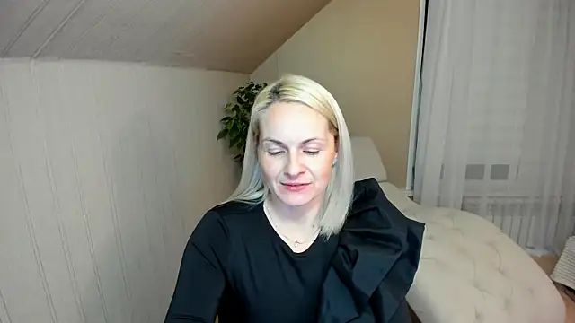 Alicee Gracee online show from December 24, 7:00 pm