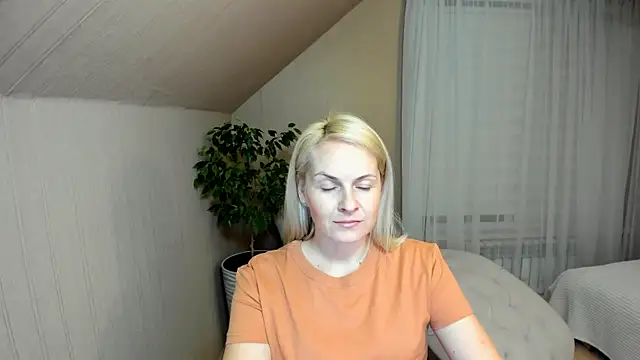 Alicee Gracee online show from January 10, 4:20 pm