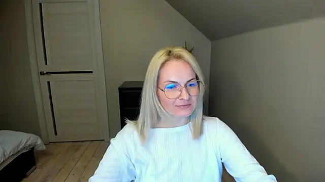 Alicee Gracee online show from February 23, 9:37 pm