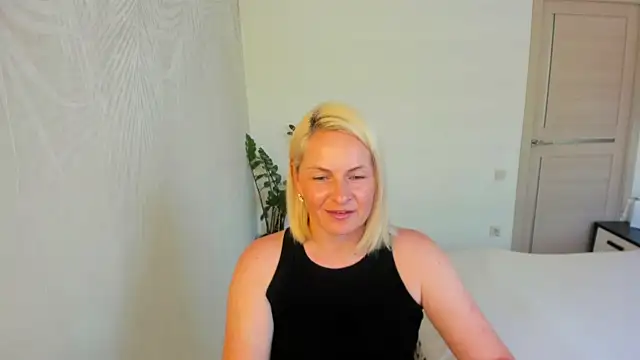 Snapshot of Alicee_Gracee chatting on June 24, 9:08 am Alicee Gracee online show from June 24, 9:08 am