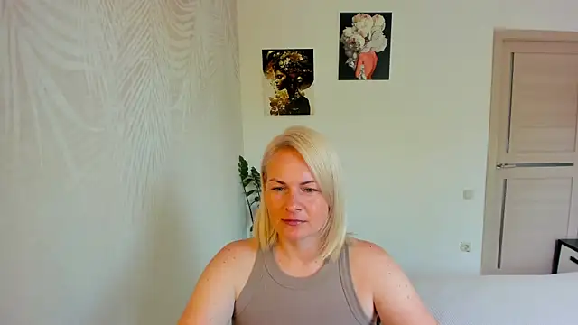 Snapshot of Alicee_Gracee chatting on July 2, 9:15 am Alicee Gracee online show from July 2, 9:15 am