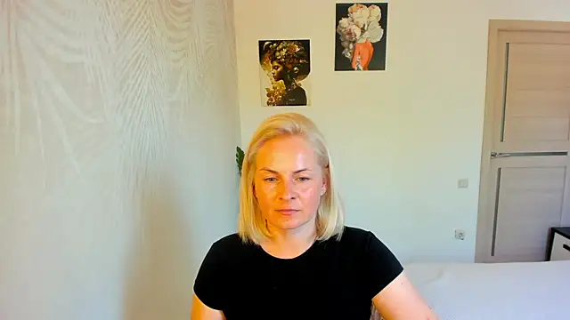 Snapshot of Alicee_Gracee chatting on July 3, 8:21 am Alicee Gracee online show from July 3, 8:21 am
