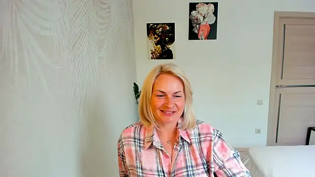Snapshot of Alicee_Gracee chatting on July 5, 9:49 am Alicee Gracee online show from July 5, 9:49 am